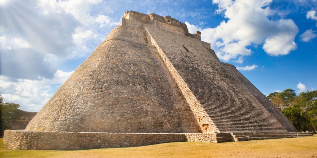 Maya, Adivino pyramid in Uxmal, Yucatán Mexico.